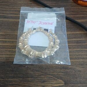 Betsey Johnson Vintage Large Bamboo Hoop Earrings Color Gold Tone New